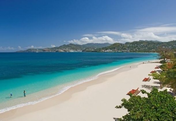 Grenada-coyaba-beach-resort-med-basta-laget-pa-grenada-med-langsta-stranden