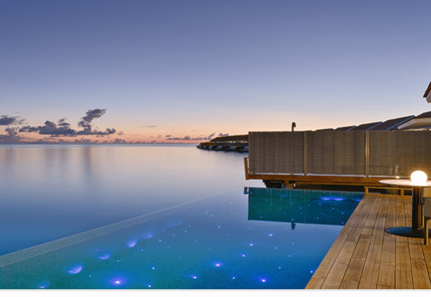 Maldiverna-Kuramathi-Thundi-Water-villa-med-pool