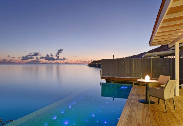 Maldiverna-Kuramathi-thundi-water-villa-with-pool-2-scaled