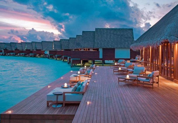 Maldiverna-heritance-aarah-ljuvlig-resort-pa-dack