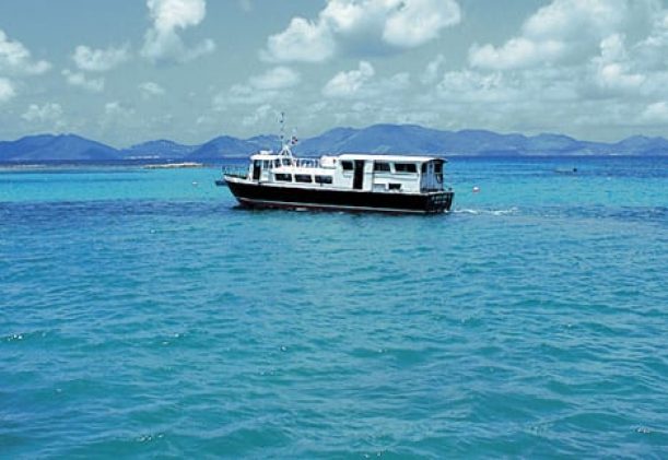 anguilla-boat