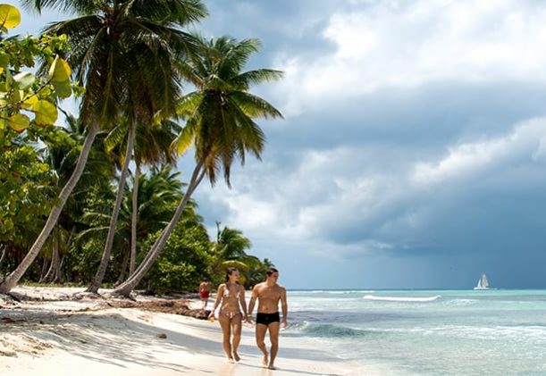 par på stranden i Karibien