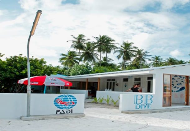 maldiverna-boutique-beach-club-hav-snorkling-dykning-padi