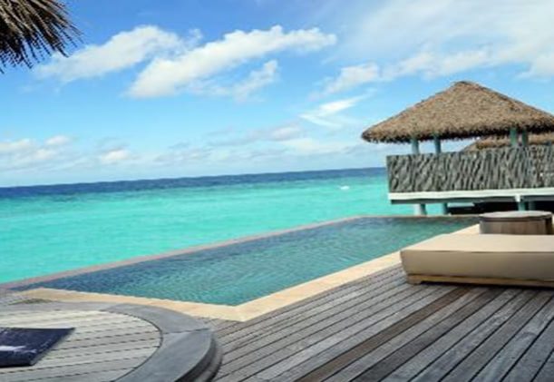 maldiverna-como-maalifushi-water-villa-med-pool-1