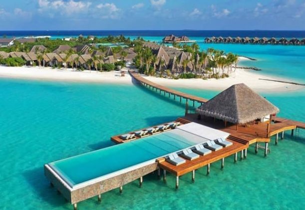 maldiverna spa resort med infinity pool