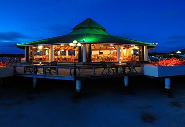 maldiverna-sun-island-resort-middag-pa-restaurang