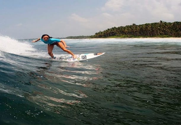 sri-lanka-talalla-Surf-Yoga-Retreat